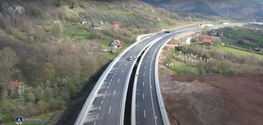 Lančani sudar na auto-putu “Miloš Veliki”, četiti osobe povrijeđene