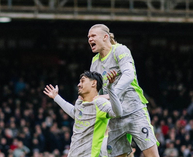 Sanderlend stopirao Halanda i drugove, Arsenal na plus četiri