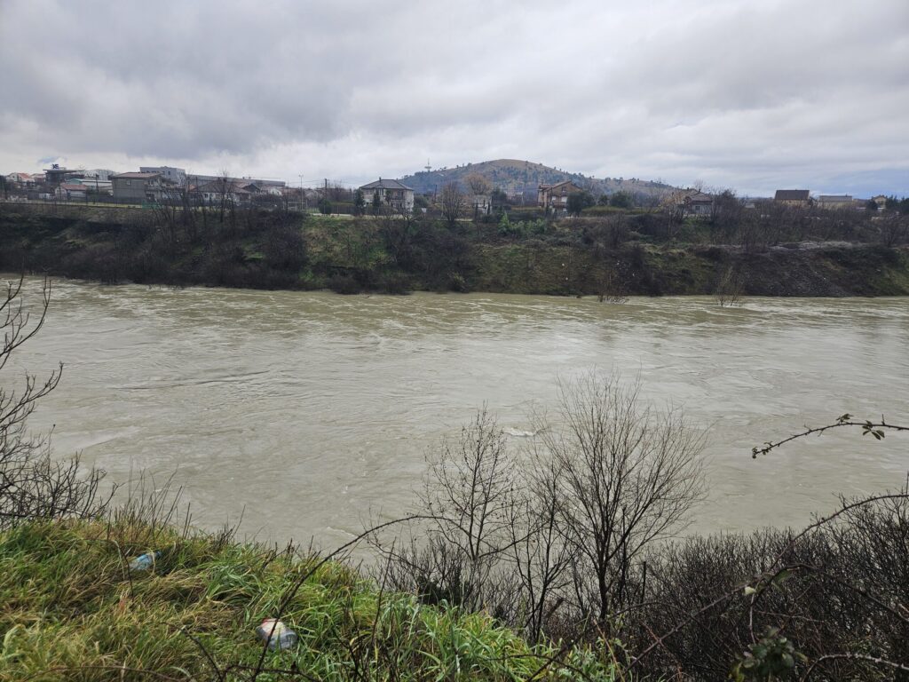 OKC za 24 sata primio 450 poziva, ugrožena imanja, kuće i objekti u više gradova