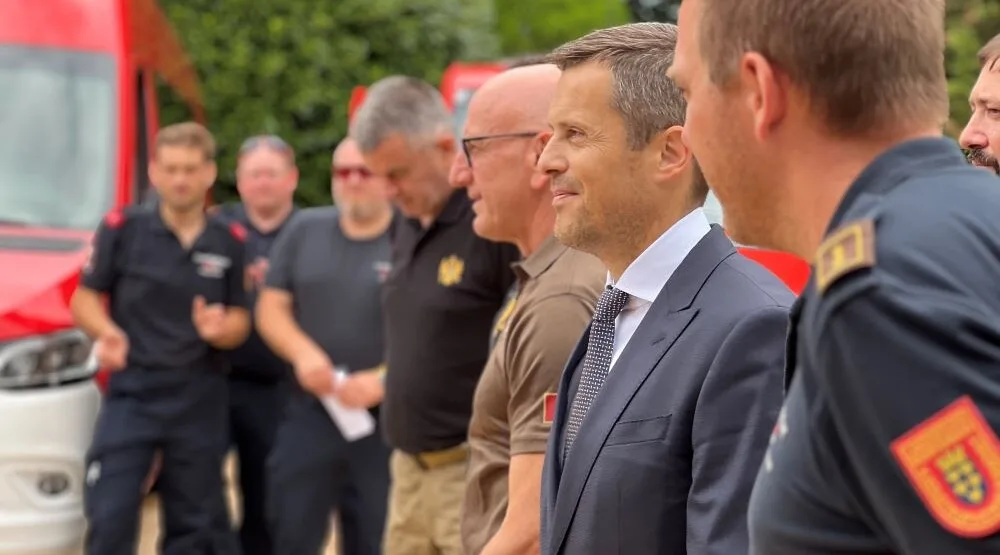 Mujović: Zahvalni smo međunarodnim partnerima na nesebičnoj pomoći; Vatrogasci iz Austrije i Švajcarske danas se vraćaju kući