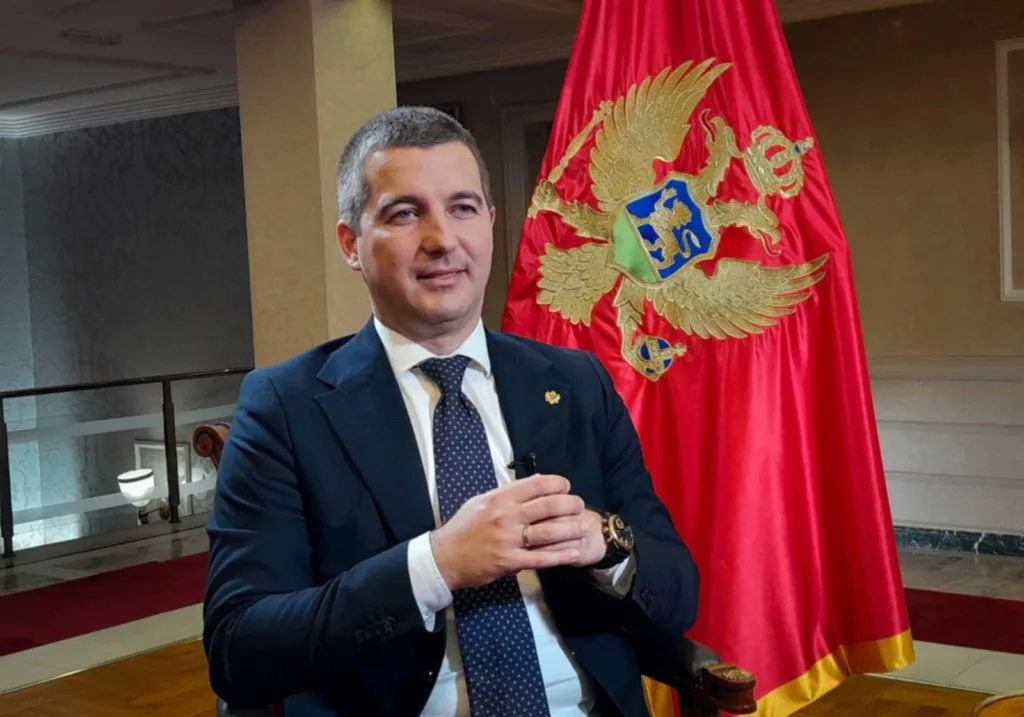 Bečić: Moja majka niti gradi, niti ulaže pare, niti ima 92 apartmana, niti će ih imati