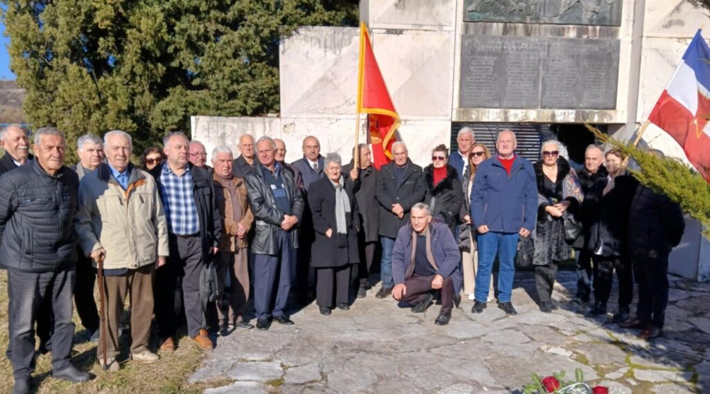 Delegacije SOBNOR-a, NOR-a i OBNOR-a položile vijenac na Spomenik strijeljanim rodoljubima u Farmacima