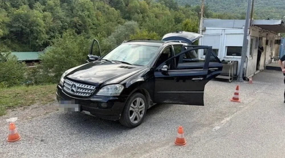 Uhapšen crnogorski državljanin na ulasku u BiH, u Mercedesu krijumčario 12,6 kilograma marihuane