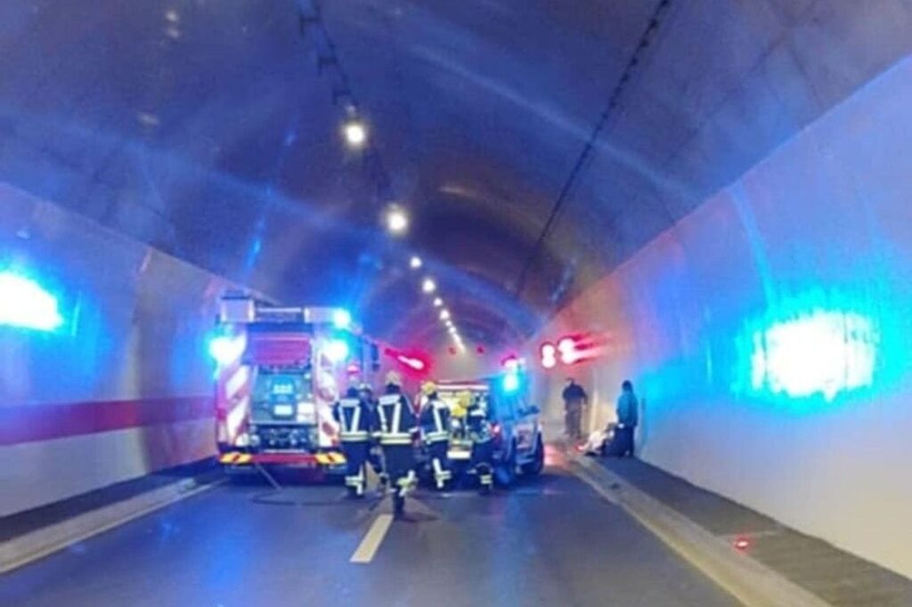 Došlo do zapaljenja vozila na auto-putu: Saobraćaj u prekidu iz pravca Podgorice