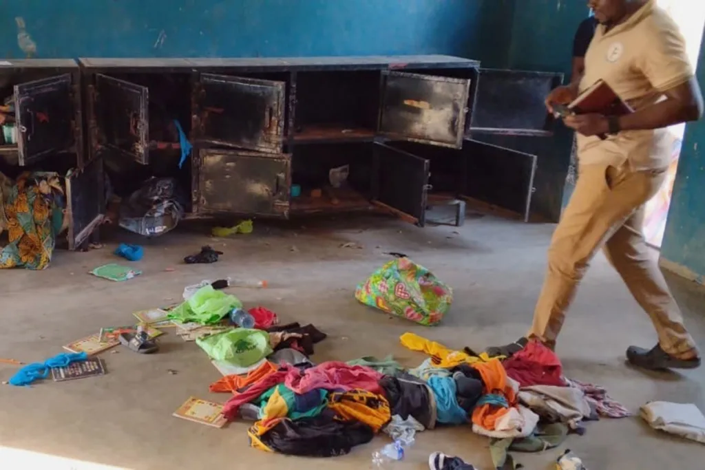 Nepoznata grupa napala školu u Nigeriji: Oteto više od 300 djece i 12 nastavnika