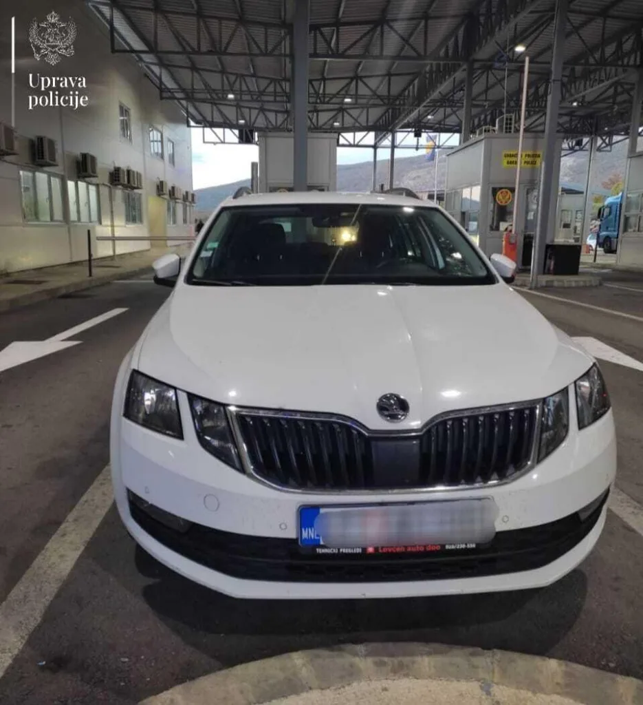 Na graničnim prelazima oduzeta dva automobila, potražuje ih Francuska