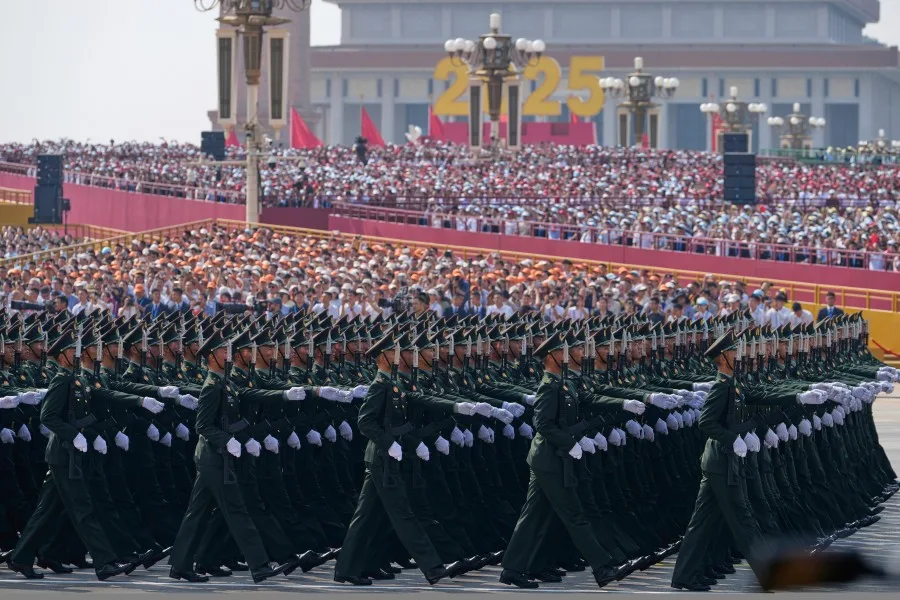 Održana velika vojna parada u Pekingu – Si poručio da je Kina “nepobjediva” i predstavio novo naoružanje