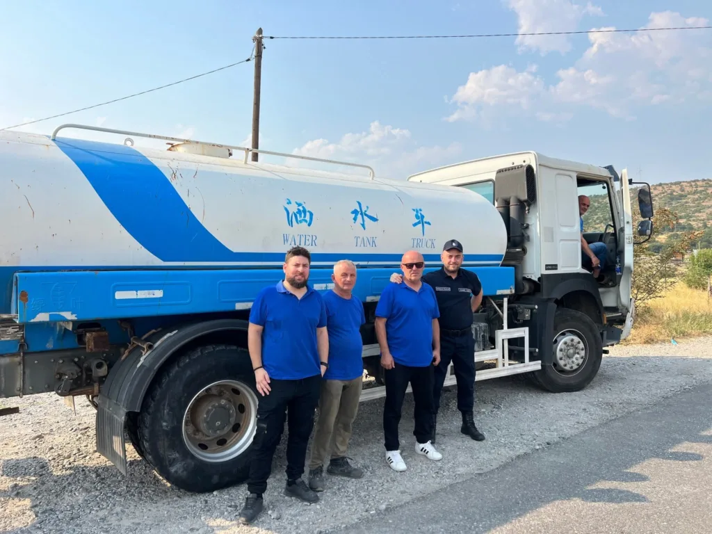 Tim preduzeća Putevi aktivno gasio požare u Podgorici