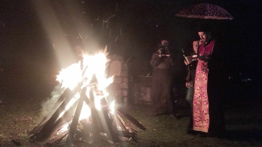 (VIDEO) Naloženi badnjaci na Ublima