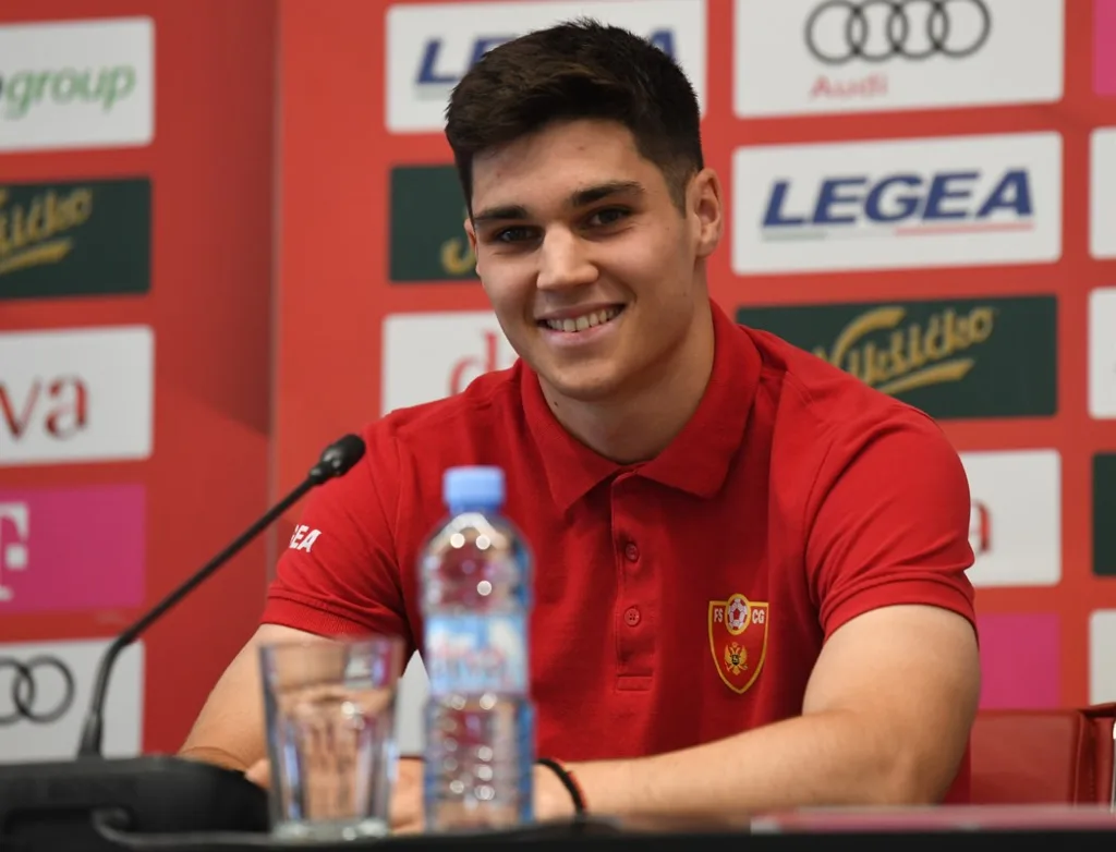 Adžić: Moramo da napadnemo i pokažemo zube – pobjeda je jedina opcija