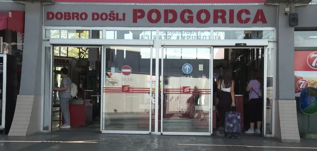 Glavna autobuska stanica: Dnevno prođe preko 300 autobusa, broj putnika u odnosu na prošlu godinu manji