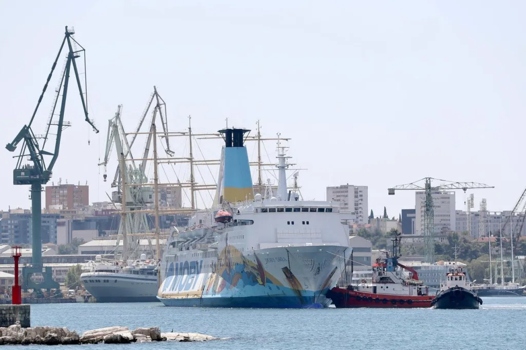 Ministarstvo zaštite okoliša prikuplja informacije o brodu s azbestom