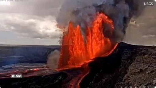 (VIDEO) Nevjerovatan prizor na Havajima: Vulkan izbacuje lavu do 330 metara uvis