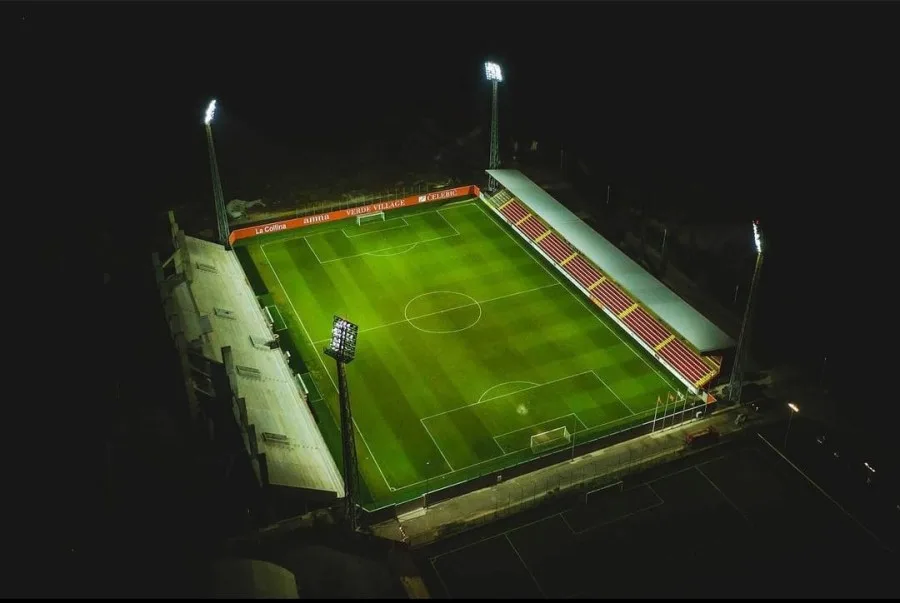 Naloženo rušenje reflektora i ograde na “DG areni”, FK Podgorica poziva na mirni protest