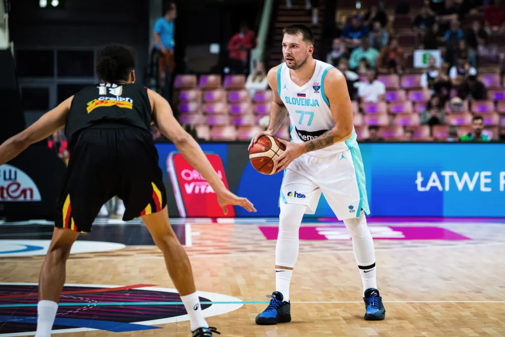 Tripl-dabl Dončića za prvi trijumf Slovenije, Džikićeva Gruzija na minus 41 protiv Grčke
