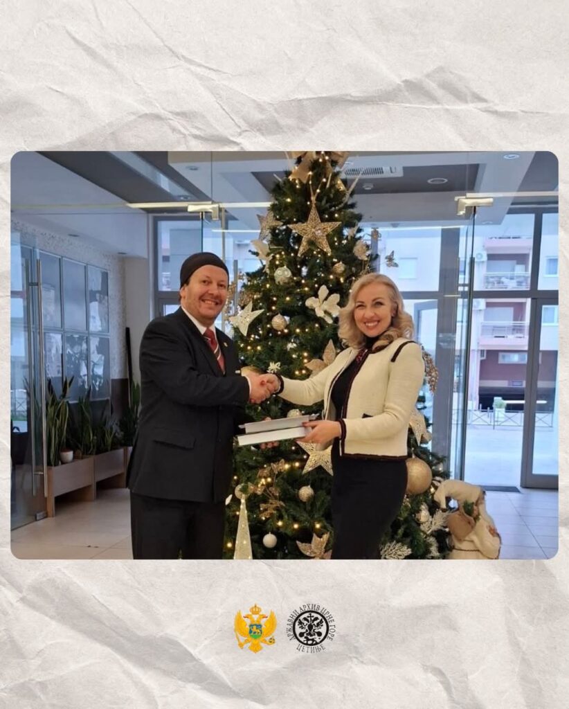 Državni arhiv Crne Gore donirao knjige NVO “Grupa građana BU2”