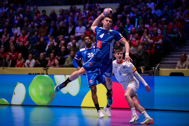 Francuska ubjedljivom pobjedom započela odbranu titule, Srbija poražena od Španije