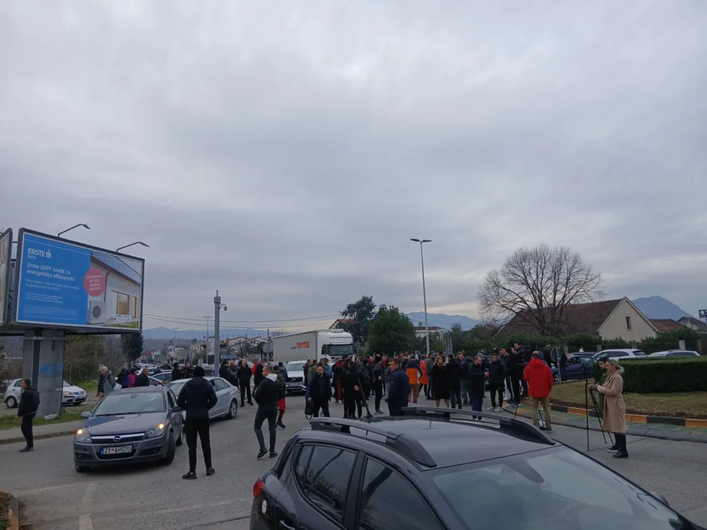 Policija: Blokadama saobraćajnica krše zakone o javnim okupljanima i bezbjednosti saobraćaja