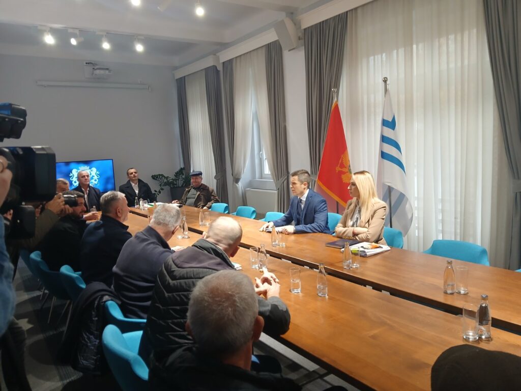 Pogledajte šta je Mujović ponudio mještanima Botuna