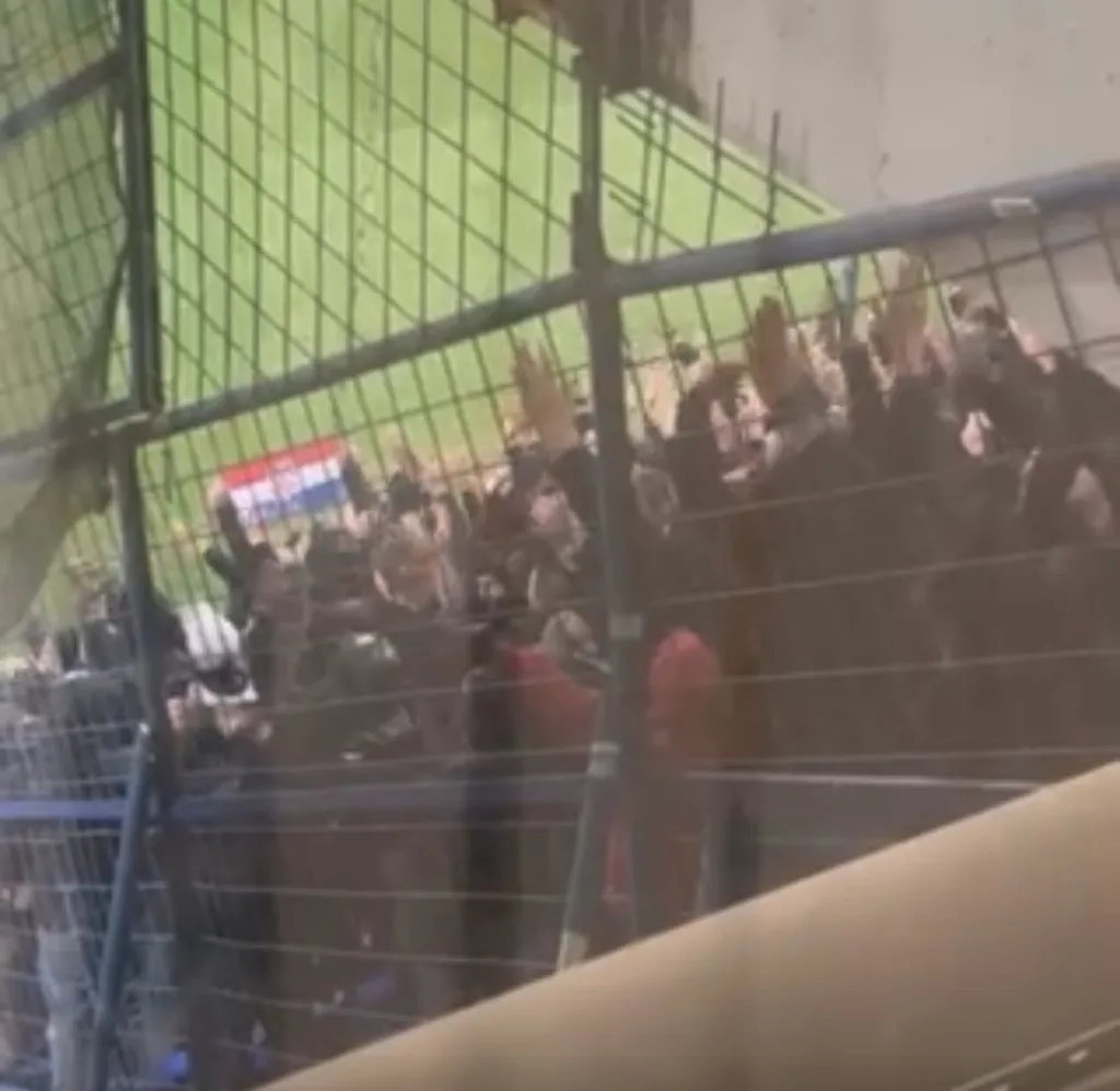 (VIDEO) Pogledajte pogrdna skandiranja navijača Hrvatske