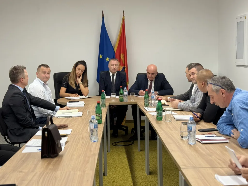 Održan sastanak posvećen otkupu tržišnih viškova jagnjadi i obezbjeđivanju plasmana jagnjećeg mesa penzionerima