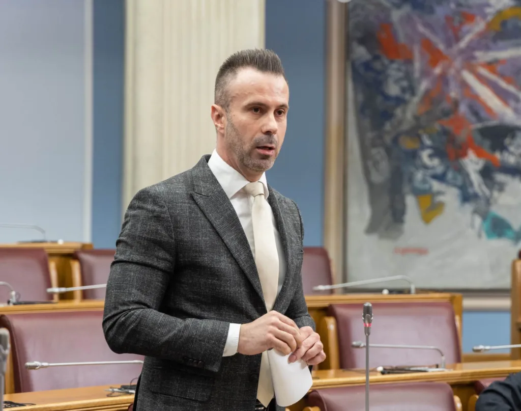 Bogdanović: Radulovićeve priče pale u vodu, veting ide do kraja