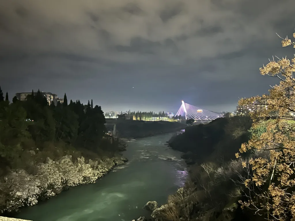 Sjutra oblačno, poslijepodne razvedravanje
