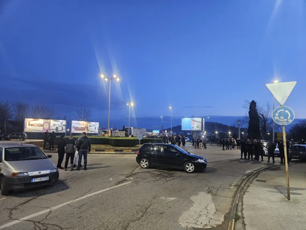 Više osoba privedeno zbog incidenta na kružnom toku ka Cetinju i Nikšiću