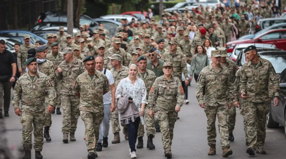 Marš za Dejana Božovića: Vojska i građani zajedno u znak sjećanja i podrške porodici