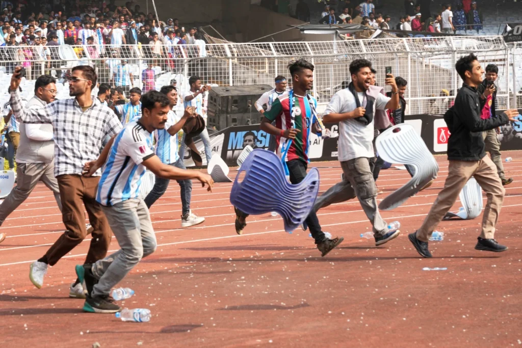 Haos u Indiji zbog Mesija: Navijači demolirali stadion, traže novac nazad