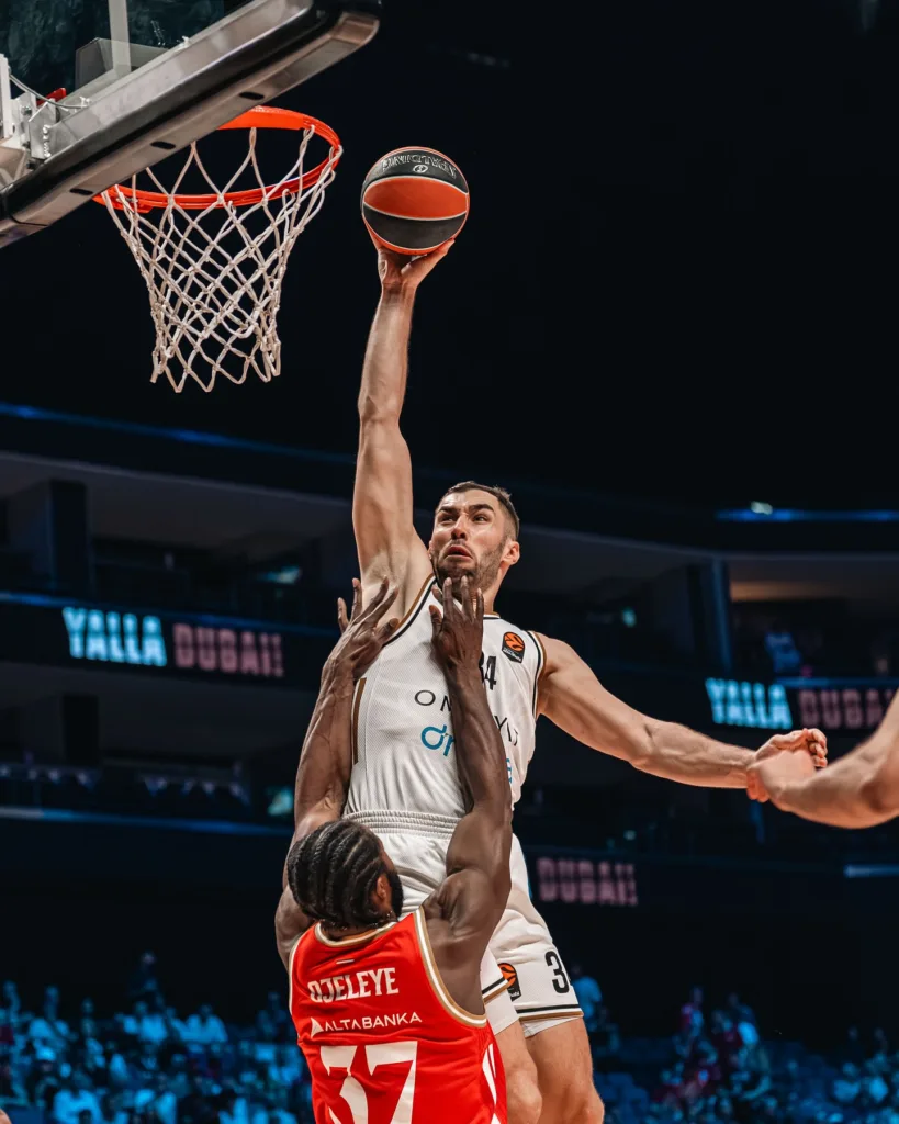 Kamenjaš i Rajt prekinuli Zvezdin pobjednički niz, Partizan umalo izgubio dobijen meč