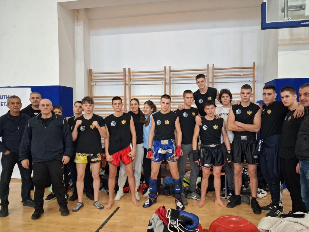 Devet medalja za kik boksere Rada u Zeti