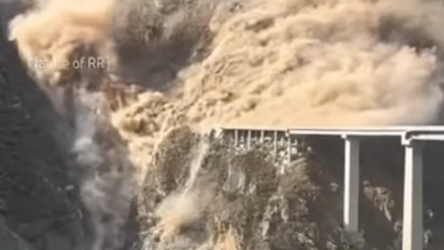 Urušio se novootvoreni most u Kini