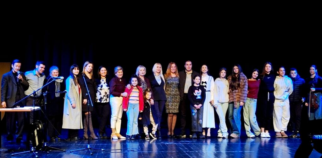 Koprivica i prijatelji sinoć napravili narodno veselje u velikoj sali KIC-a „Zeta“ u Zeti