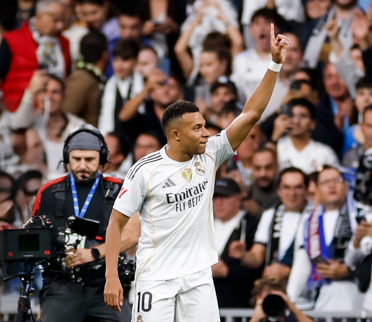 Mbape tri nedjelje van terena