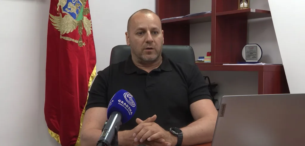 Lazović: Parking servis ne vrši bilo kakav oblik progona ili diskriminacije članova Sindikata “Naš glas”, Đukanović istupao bez ovlašćenja