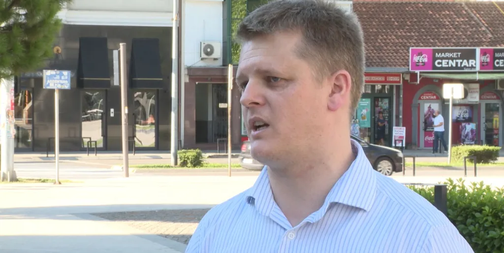 (VIDEO) Digitalna transformacija u Glavnom gradu:   Građanima dostupan i Superslužbenik – virtuelni asistent koji pruža važne informacije