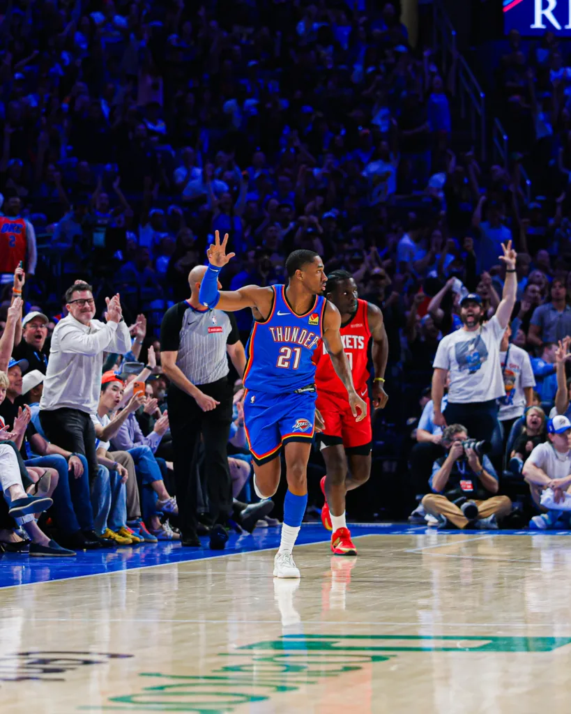 Oklahoma nakon dva produžetka srušila Hjuston, Golden Stejt bolji od Lejkersa