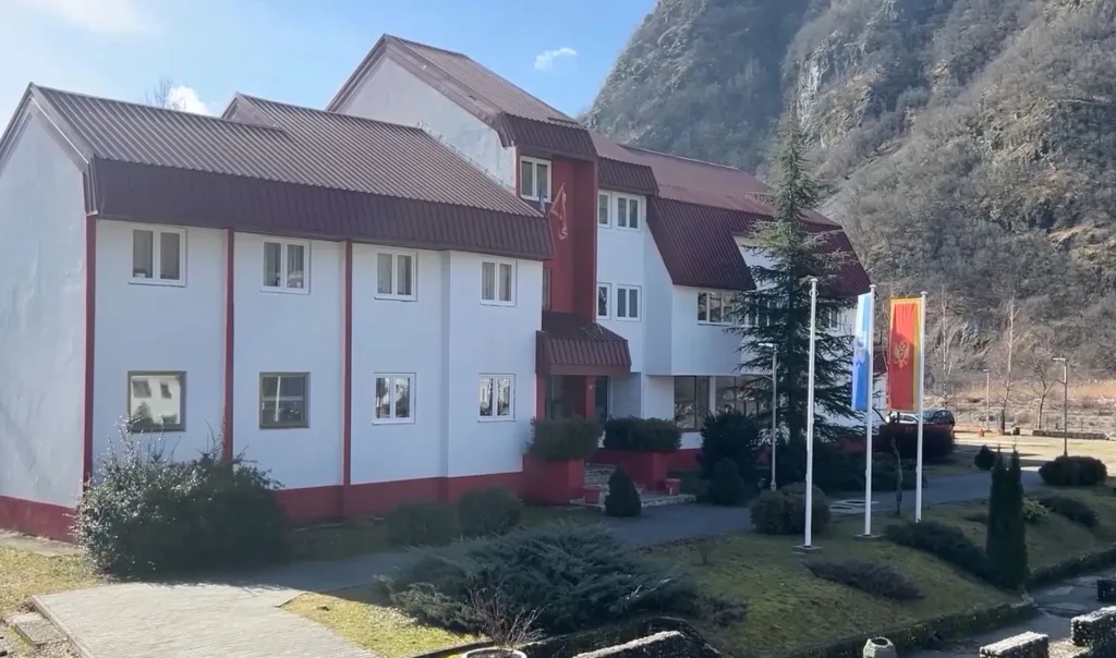 Opština Šavnik i ove godine finansira nabavku školskog pribora za sve učenike