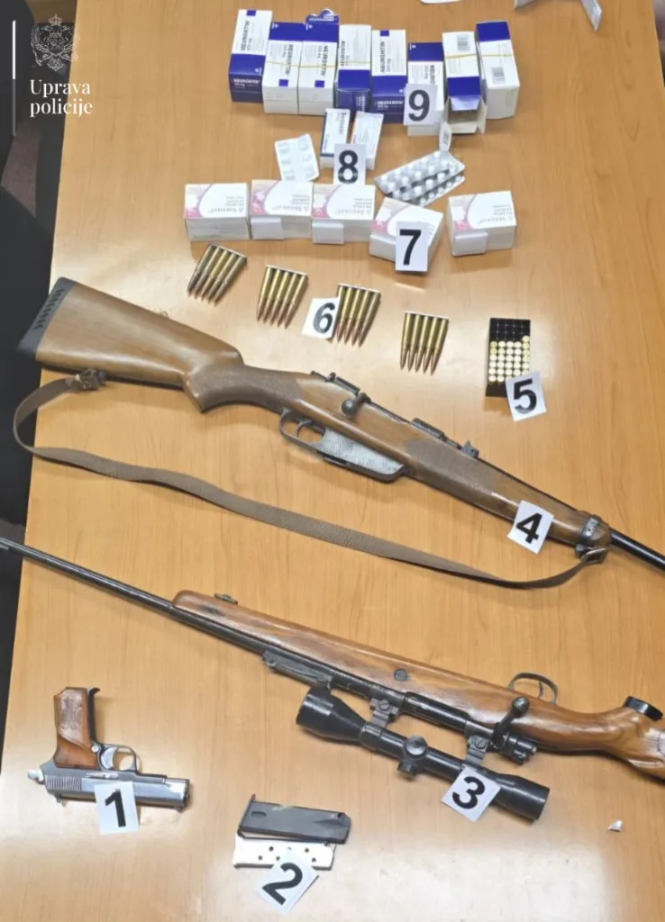 Andrijevica: Jedno lice procesuirano; oduzete dvije puške, pištolj, municija i preko 550 komada tableta