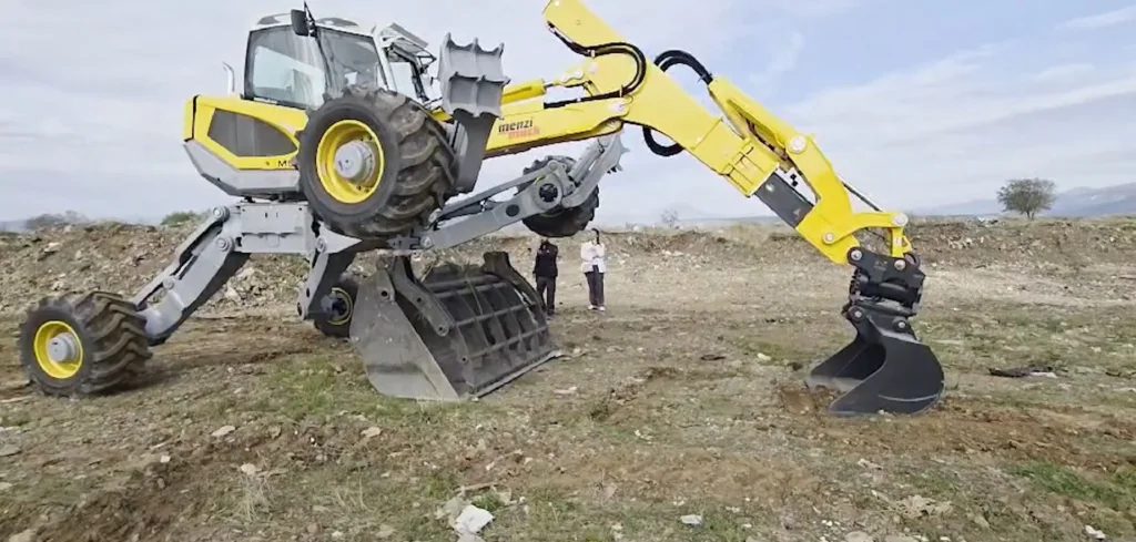 (VIDEO) GP “Deponija” dobila specijalizovanu mašinu “pauk-bager” vrijednu skoro pola miliona eura