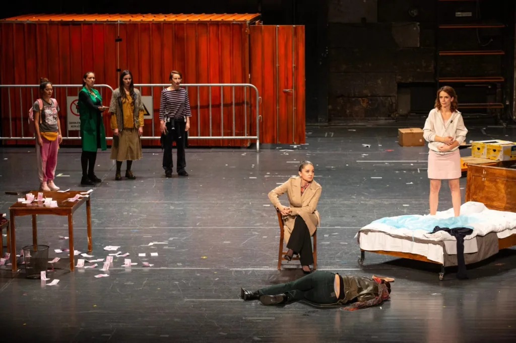 CNP: Dugotrajni aplauz i ovacije za “Naličje” na sarajevskom MESS-u