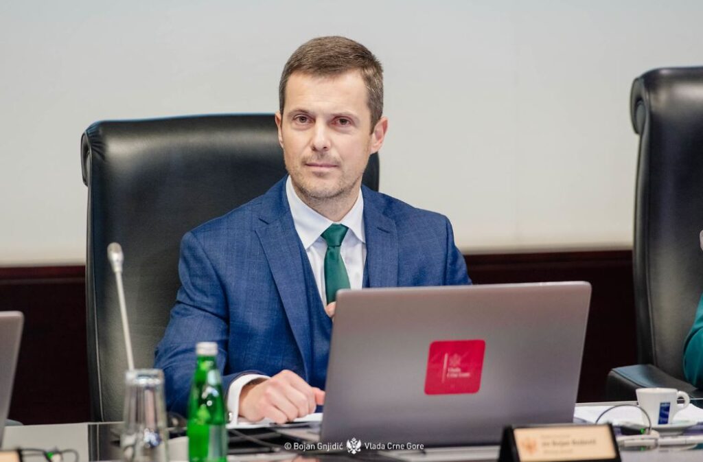 Uhapšena osoba koja je vrijeđala gradonačelnika Mujovića