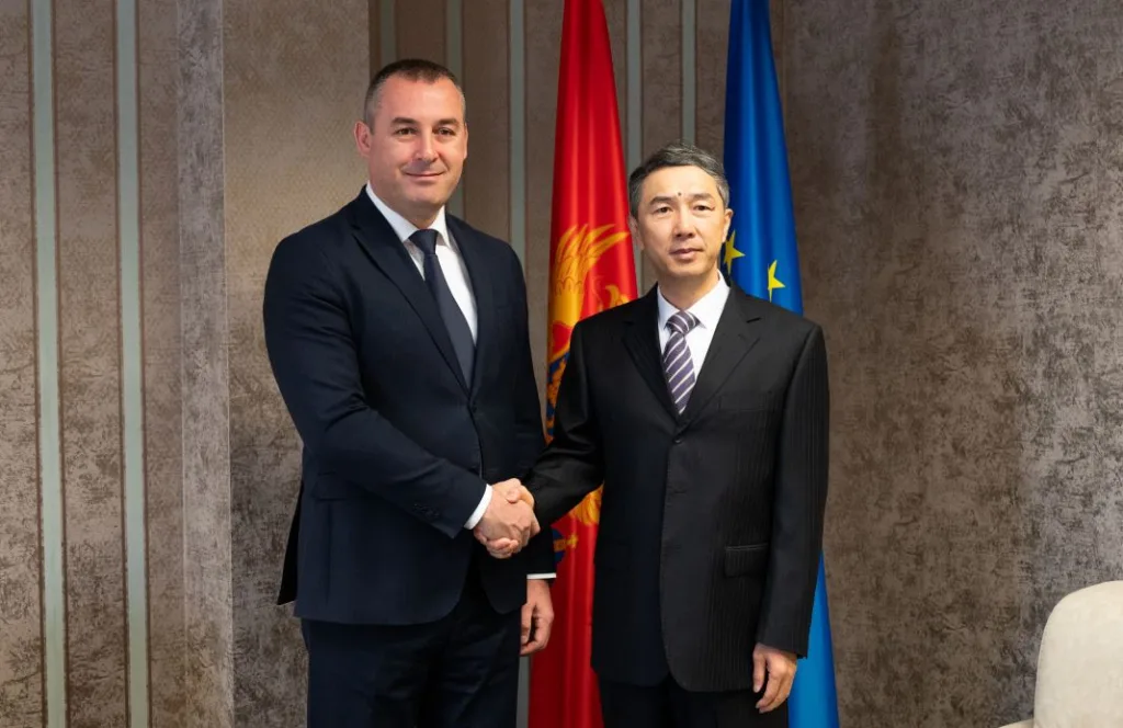 Šćekić sa ambasadorom Kine: Kroz zajedničke projekte dodatno unaprijediti sportske kapacitete i stvoriti bolje uslove za razvoj sorta