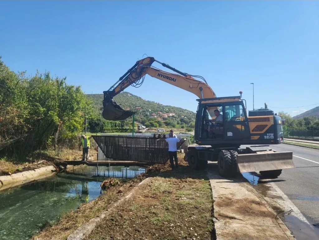Kanal Mareze očišćen od mulja i otpada