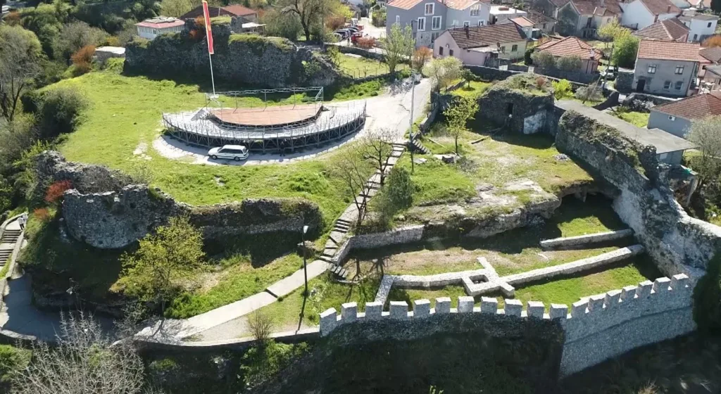 (VIDEO) Tvrđava Ribnica biće rekonstruisana i zaštićena: Građani od valorizacije očekuju mnogo i još veću posjetu turista