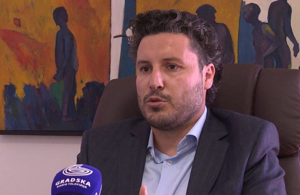 Abazović: Građani Crne Gore zaslužuju političke lidere za koje se zna čime se bave