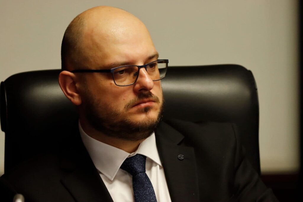 Adrović podnio ostavku na poslaničku funkciju