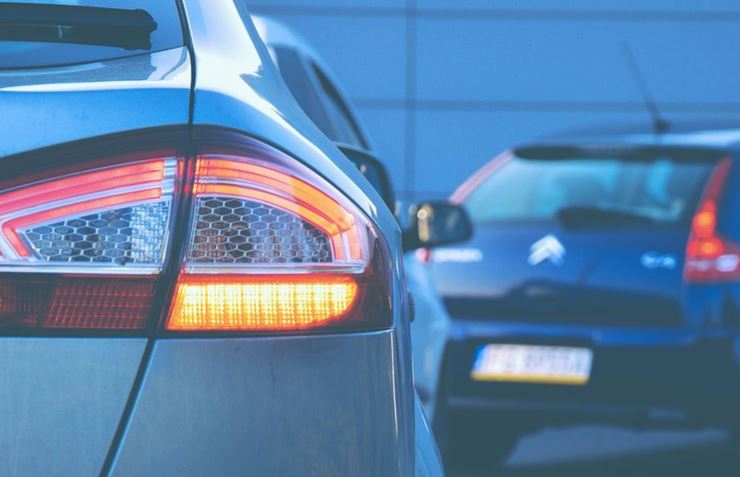 Nova pravila u EU: Nova vozila moraju imati uključena i poziciona svjetla