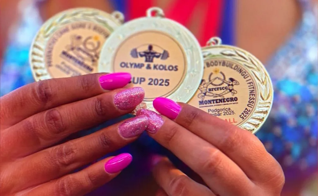 (VIDEO) Nesvakidašnja pojava među pripadnicama Vojske Crne Gore: Posao u uniformi, hobi – bodibilning